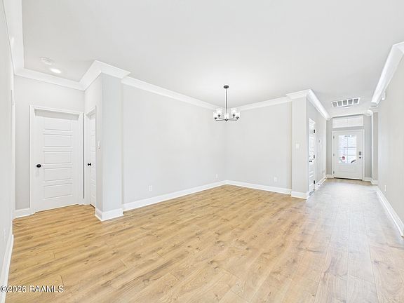 5th image of 127 Belle Lake Dr