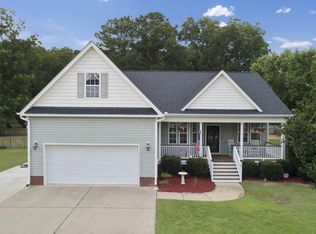 10 Dexterfield Dr, Fuquay Varina, NC 27526