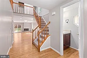 3 bed, 4.0 bath, 1640 sqft, $3,300 — Photo 2