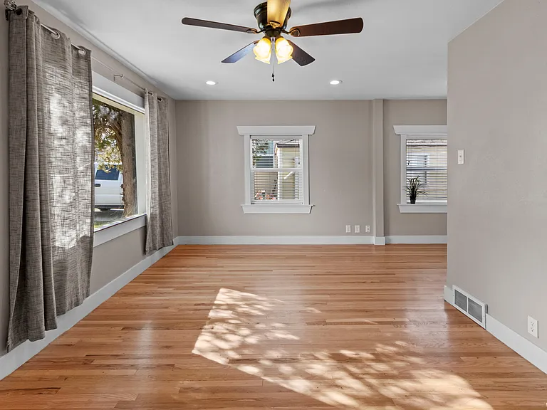 3885 S Nordin Ave — Photo 11