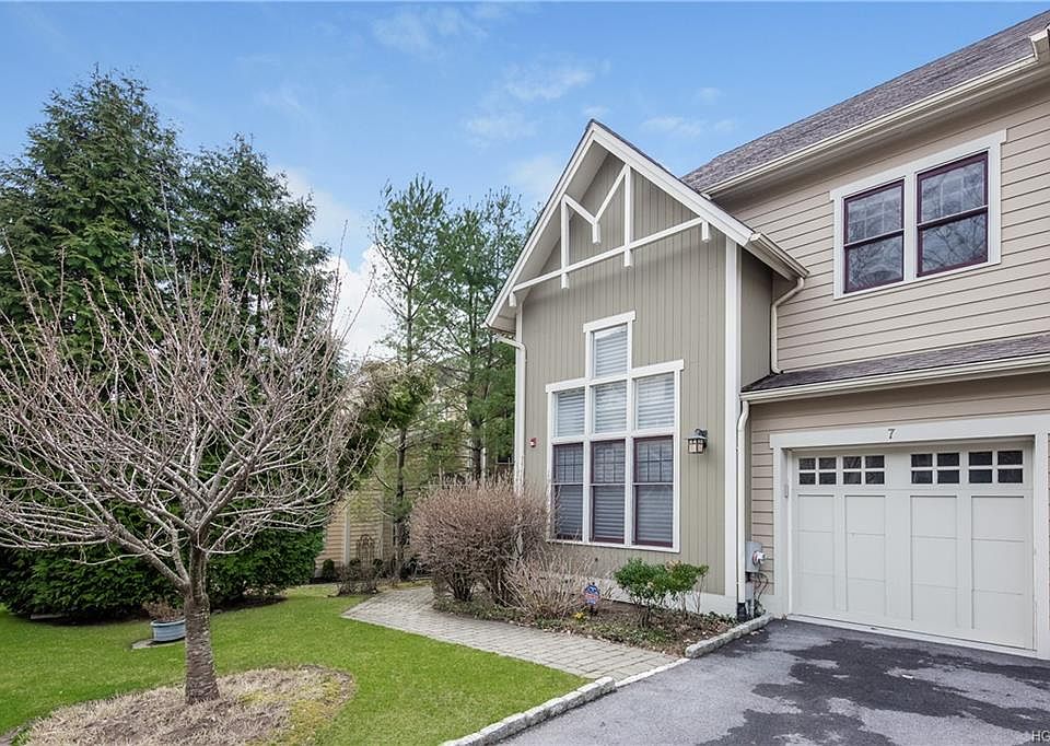 1st image of 7 Hudson Dr