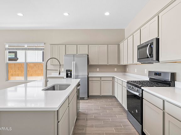 5th image of 35677 W SAN SISTO Avenue