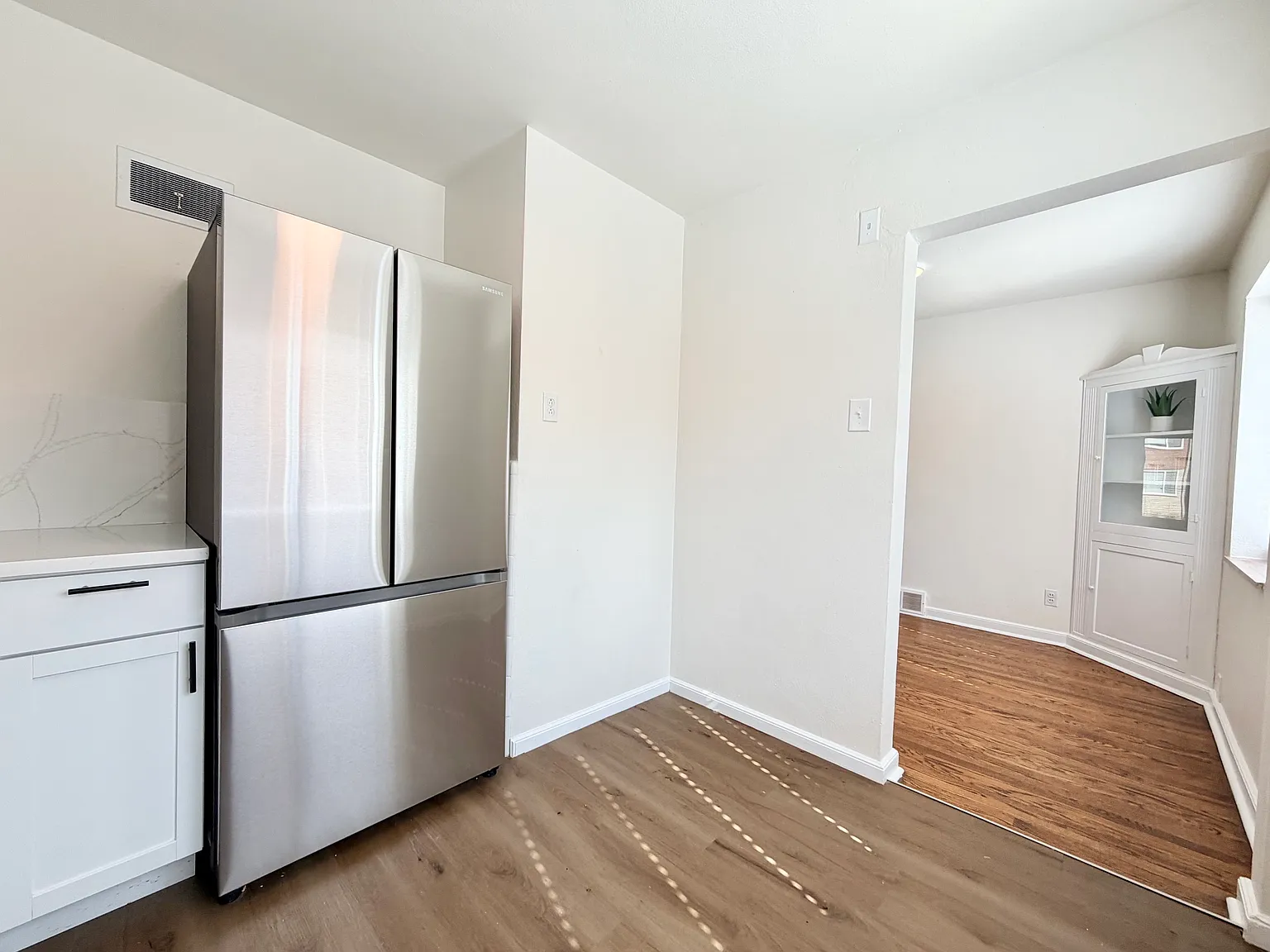 1 bed, 800 sqft, $1,025 — Photo 3