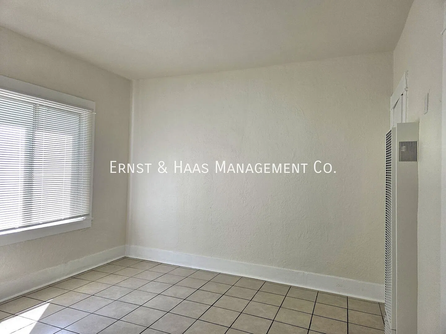 Fantastic Studio Apartment in Gated Building! — Photo 4