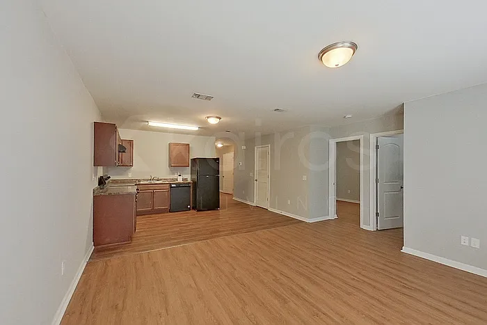 4 bed, 2.0 bath, 1209 sqft, $1,545 — Photo 4