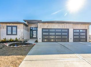 1805 SW River Run Dr, Lees Summit, MO 64082