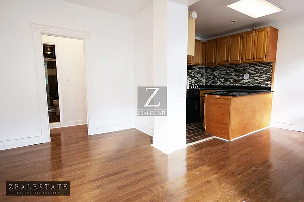Rented by ZealEstate Group Inc | media 29