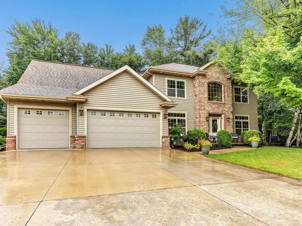 1018 Faversham Way, Green Bay, WI 54313