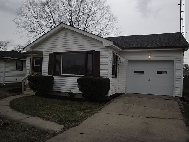 1st image of 140 E Walnut St
