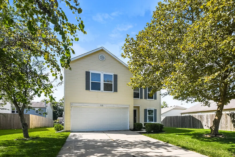4 bed, 2.5 bath, 1996 sqft, $2,690 — Photo 1