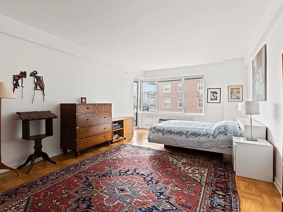 4th image of 45 E End Ave #4DE
