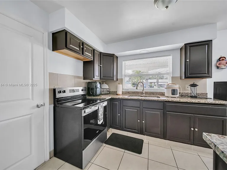 246 SE 44th St — Photo 11