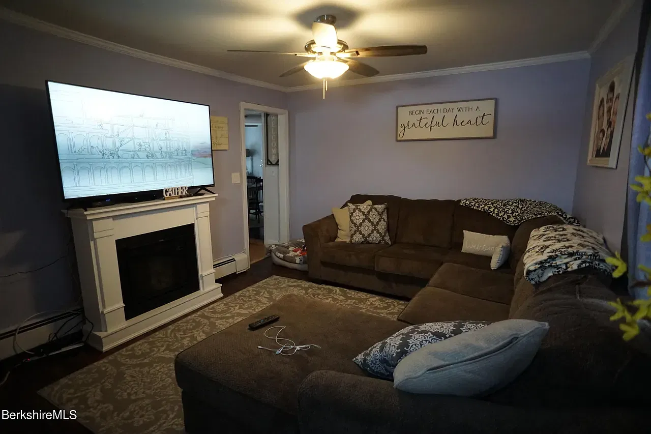 2 bed, $2,100 — Photo 1