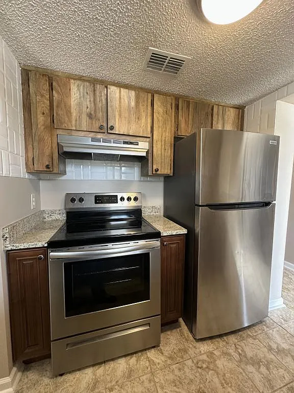 5521 Bay Blvd, apt 104 — Photo 3