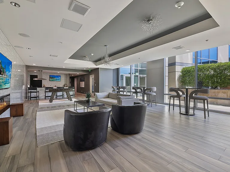 360 Residences — Photo 43