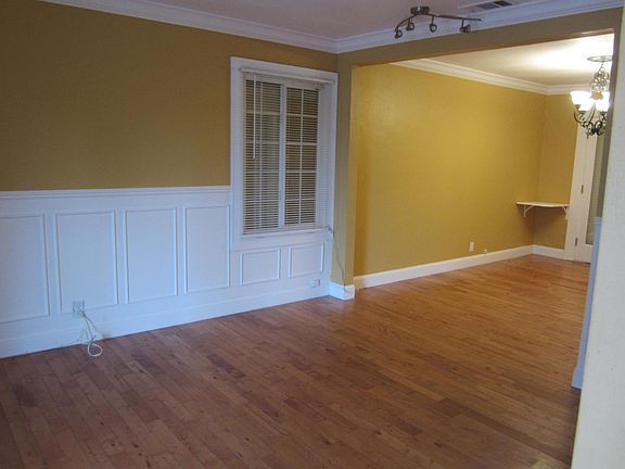 3rd image of 2358 Emeric Ave