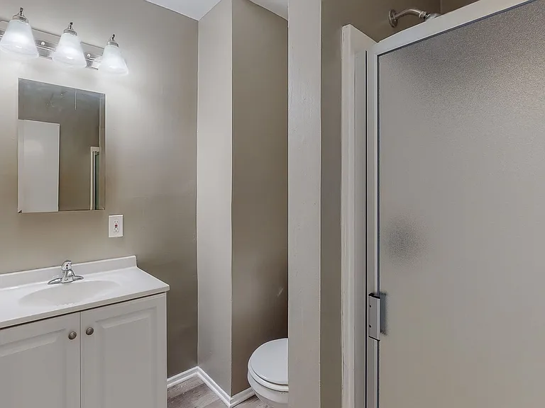 1818 N Kingsley Dr — Photo 20