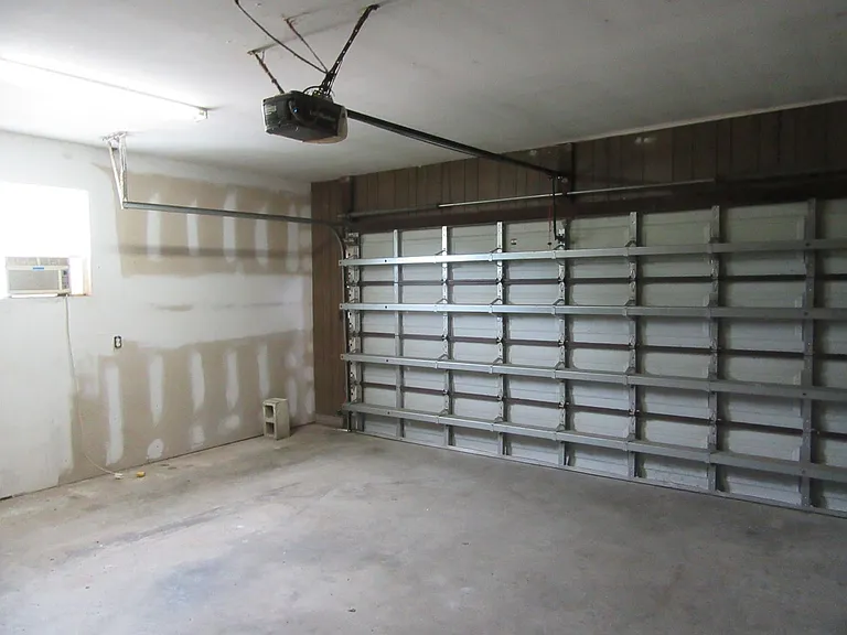 8629 Deerpoint Dr — Photo 30