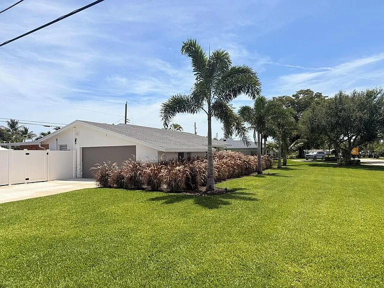 541 Ibis Dr — Photo 2