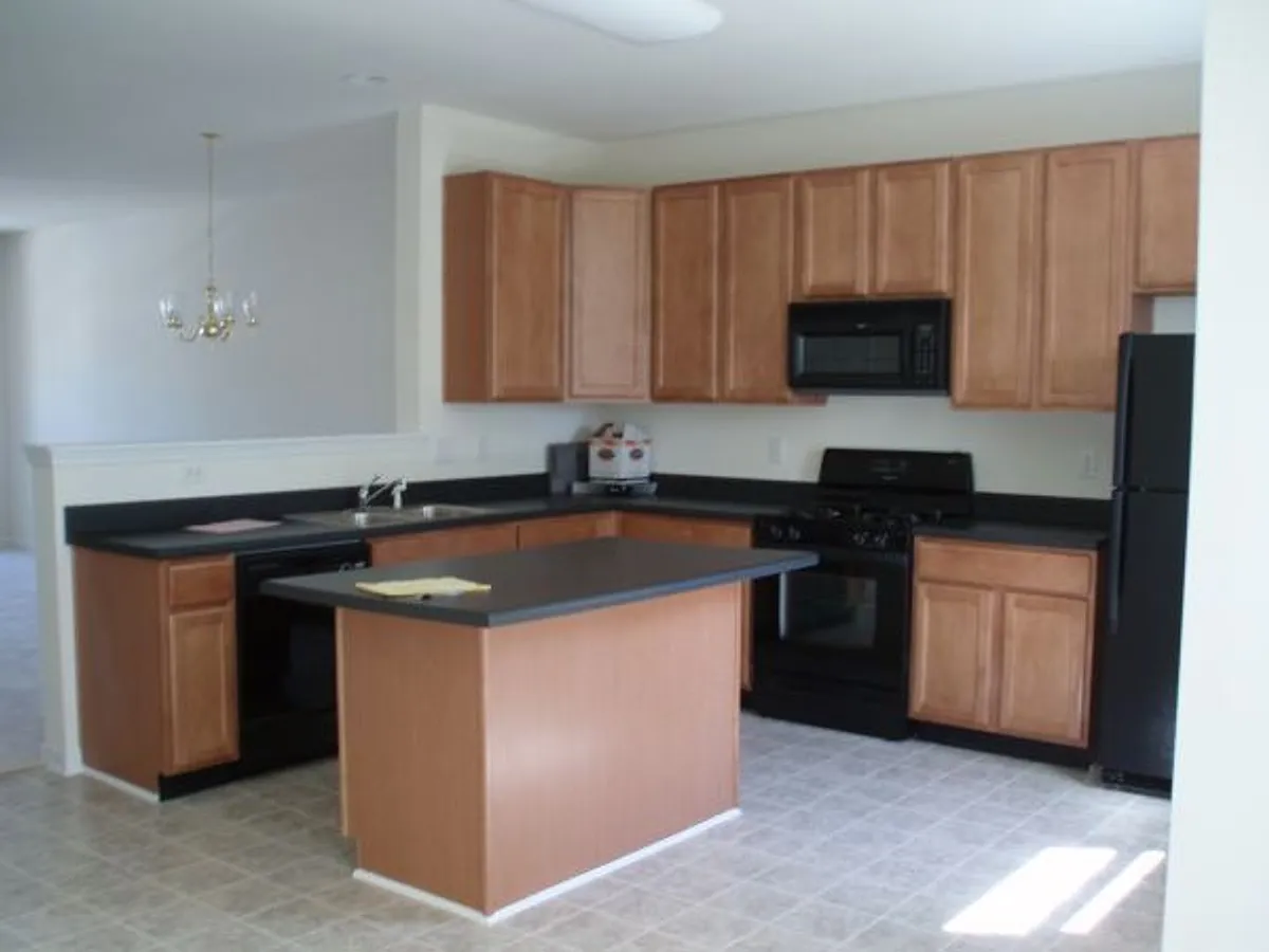 Building Photo - 2910 Barrymore St #103