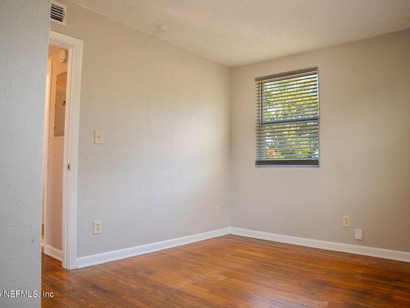 5th image of 1124 W 25TH Street