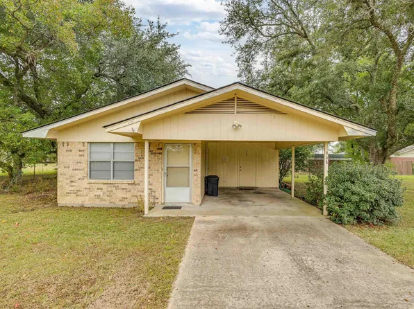 803 Berry St, Oak Grove, LA 71263