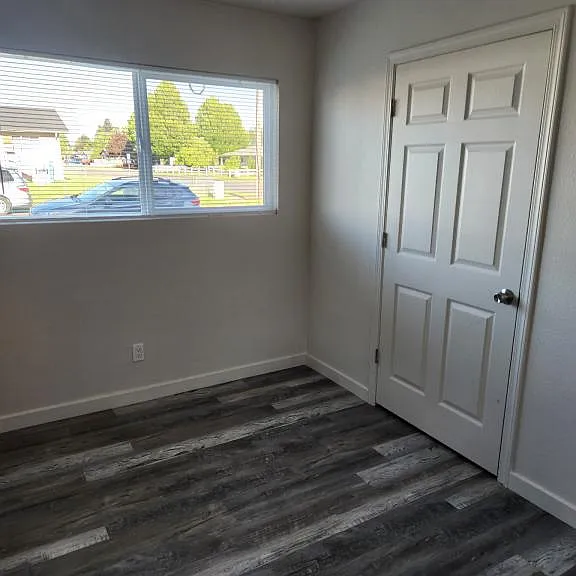3308 Maple St — Photo 3