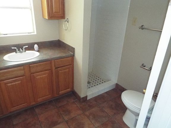 4th image of 309 Gardner Dr