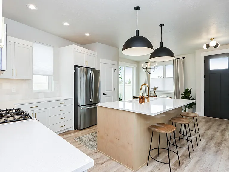 2032 E Presidential Dr — Photo 11