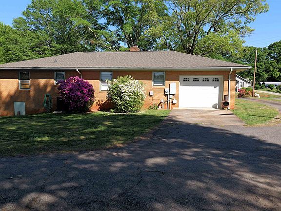 4th image of 303 Inman Rd