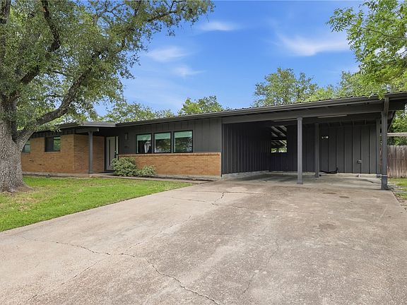 2nd image of 1304 Leacrest Dr