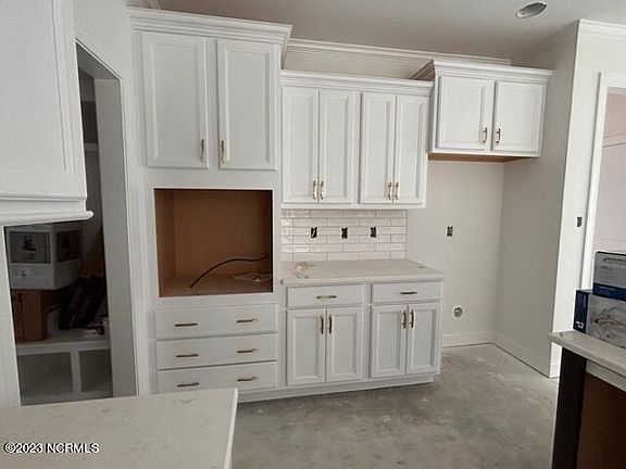 3rd image of 205 Taylorwood Drive