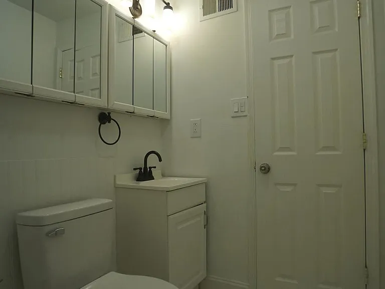 539 Turner St — Photo 11