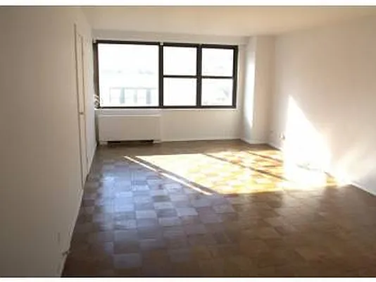 Rented by Citi Habitats | media 22
