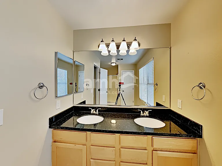 6133 S Wilson Dr — Photo 13