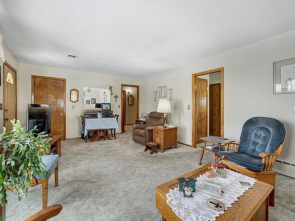 3rd image of 4213 Oak Crest Dr