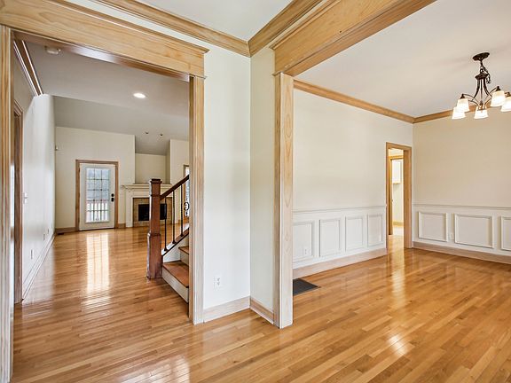 5th image of 7338 McCormick Dr