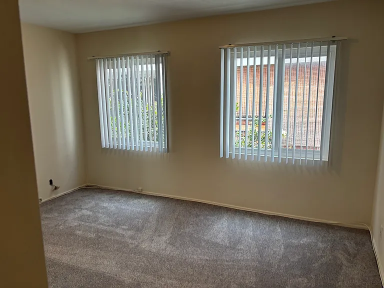 915 Ocean Ave #302 — Photo 38