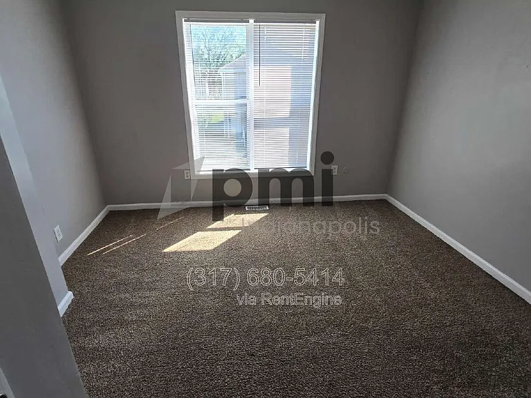153 S Cypress Ave — Photo 42
