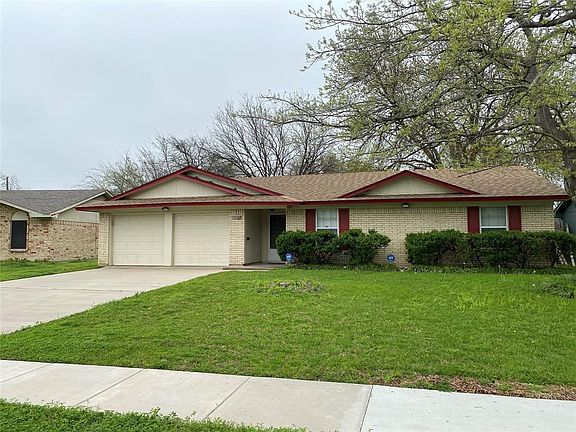 2nd image of 350 Hawthorne Ln