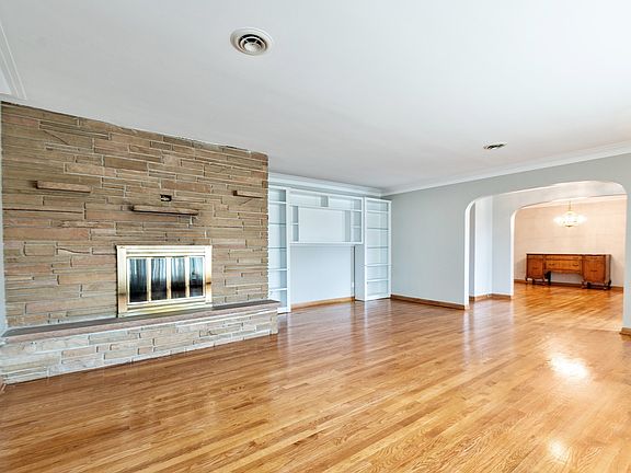 3rd image of 9657 S Massasoit Ave