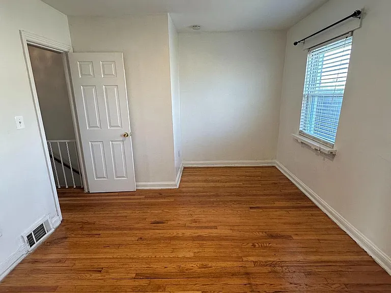 3337 Clay St NE — Photo 11