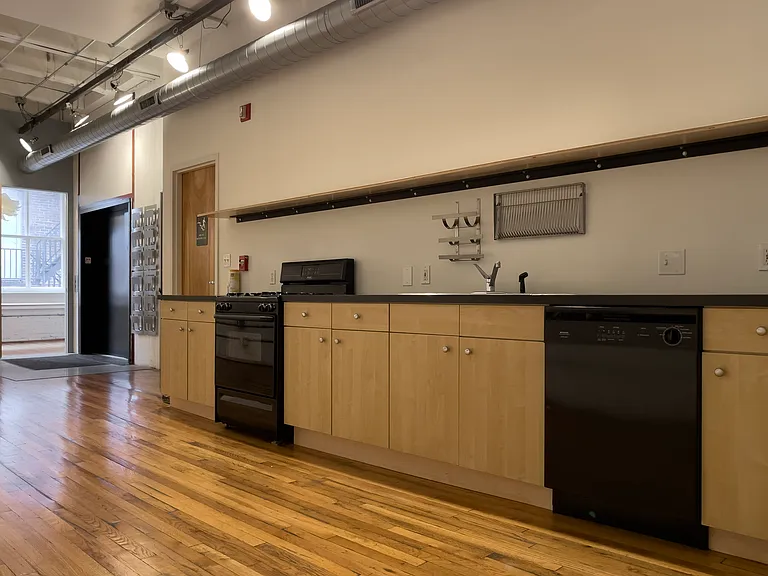 945 Liberty Ave #600 — Photo 29