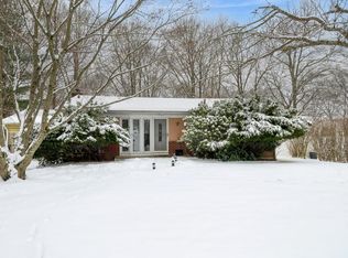 323 County Center Rd, White Plains, NY 10603