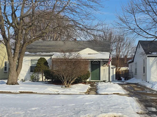 6118 Harrison St, Garden City, MI 48135