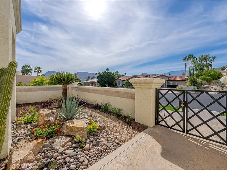 73460 Agave Ln — Photo 2