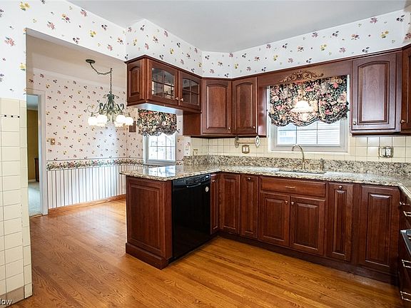 4th image of 4577 S Hills Dr