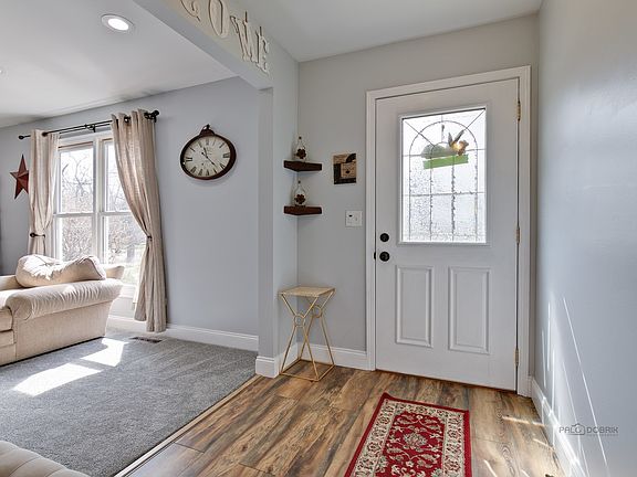 Large bright foyer welcomes your guests.