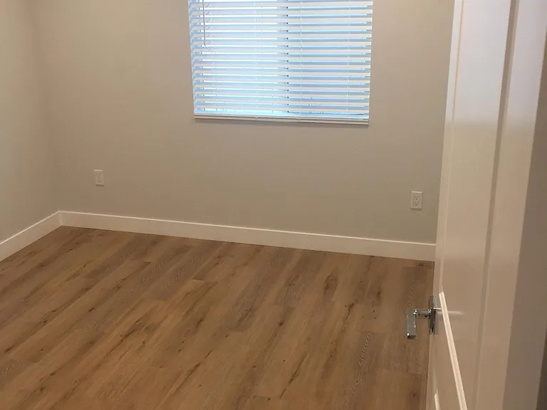 6431 Gentry Ave — Photo 7