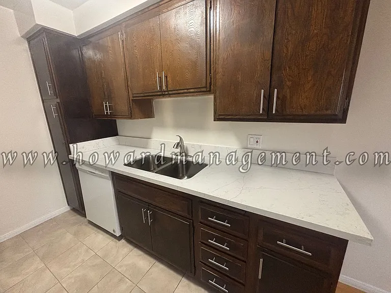 01560SA — Photo 15